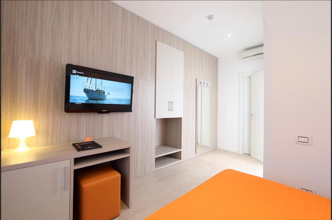 Hotel Simi Lan Lignano Sabbiadoro Kültér fotó
