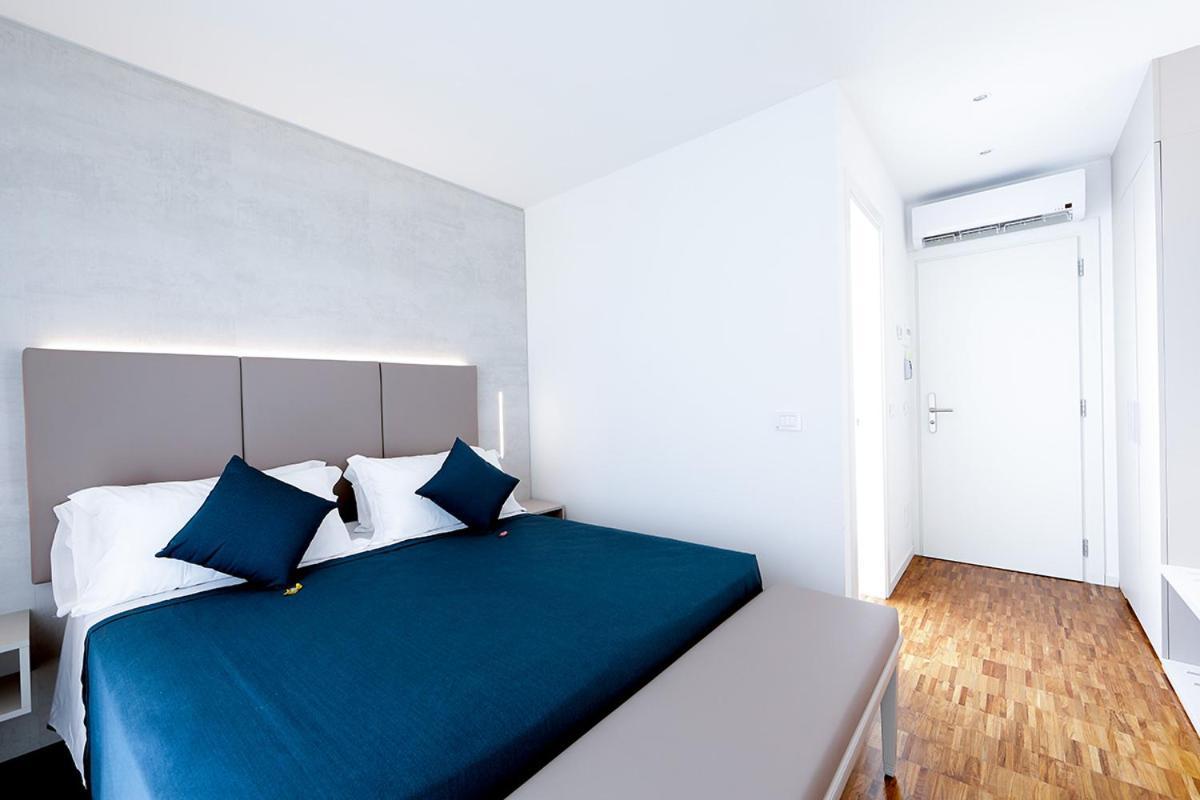 Hotel Simi Lan Lignano Sabbiadoro Kültér fotó